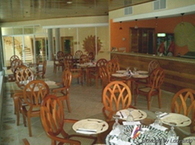 Hotel Vistamar Beachfront Resort & Conference Center Pochomil Étterem fotó